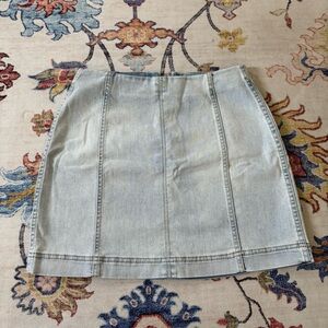 Wild Fable Light Wash Classic Denim Stretchy Mini Skirt High Rise Size 4